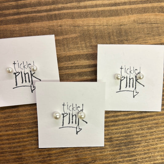 Pearl studs