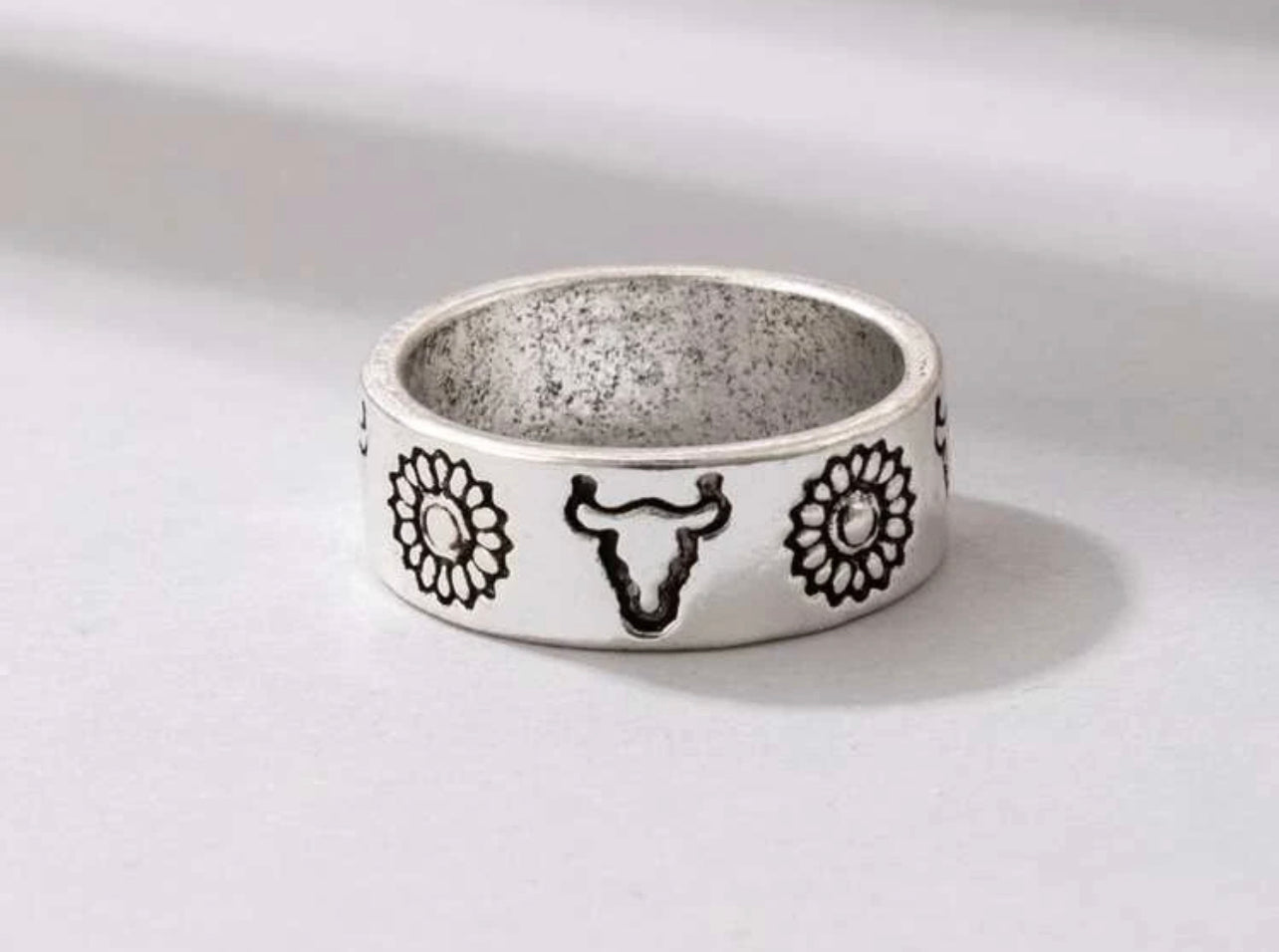 Cattle/Flower Ring